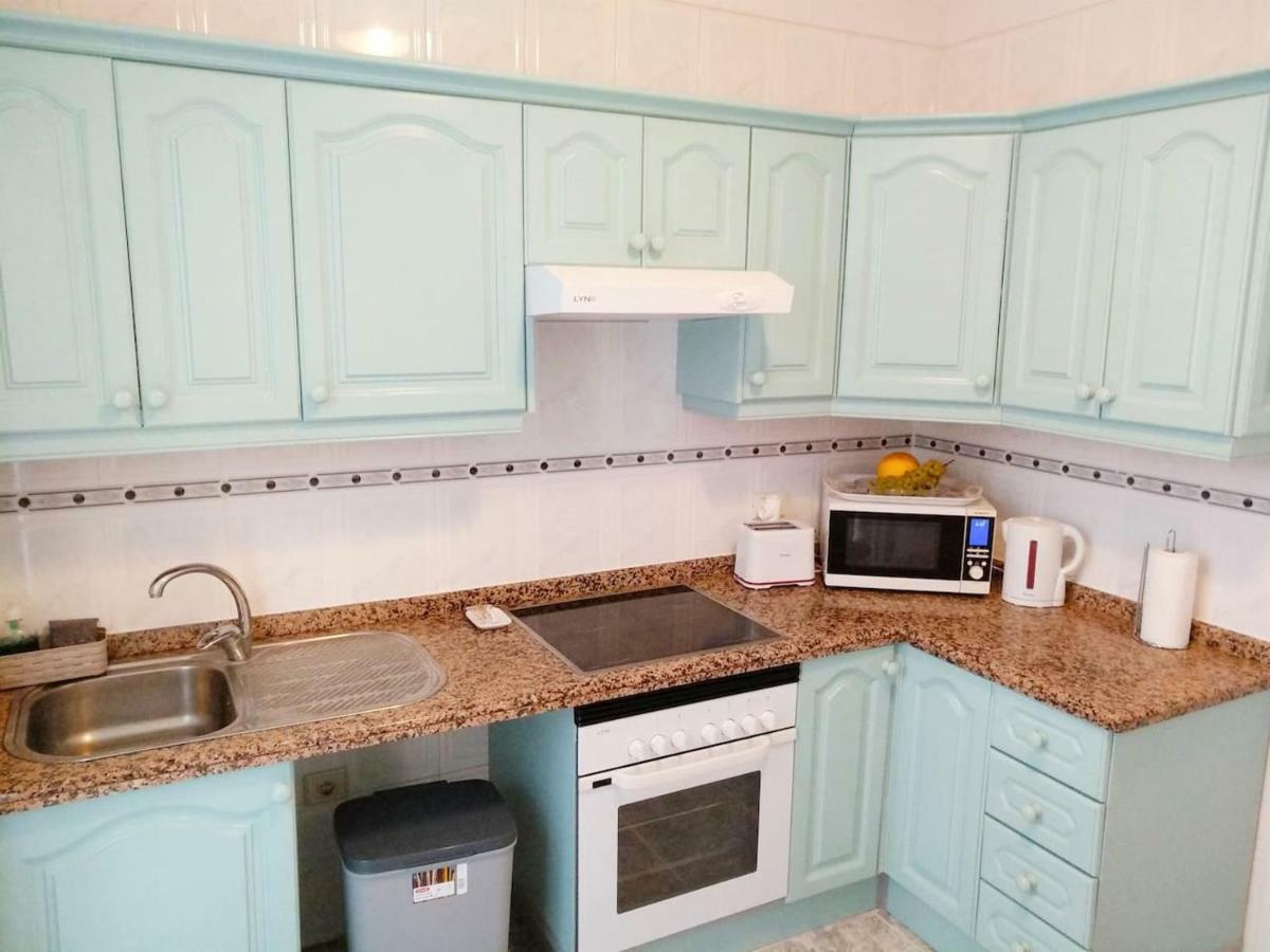 Bright Spacious Apartment, 2 Min Walk From Beach كانديلاريا المظهر الخارجي الصورة
