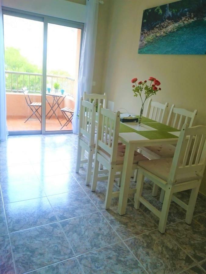 Bright Spacious Apartment, 2 Min Walk From Beach كانديلاريا المظهر الخارجي الصورة